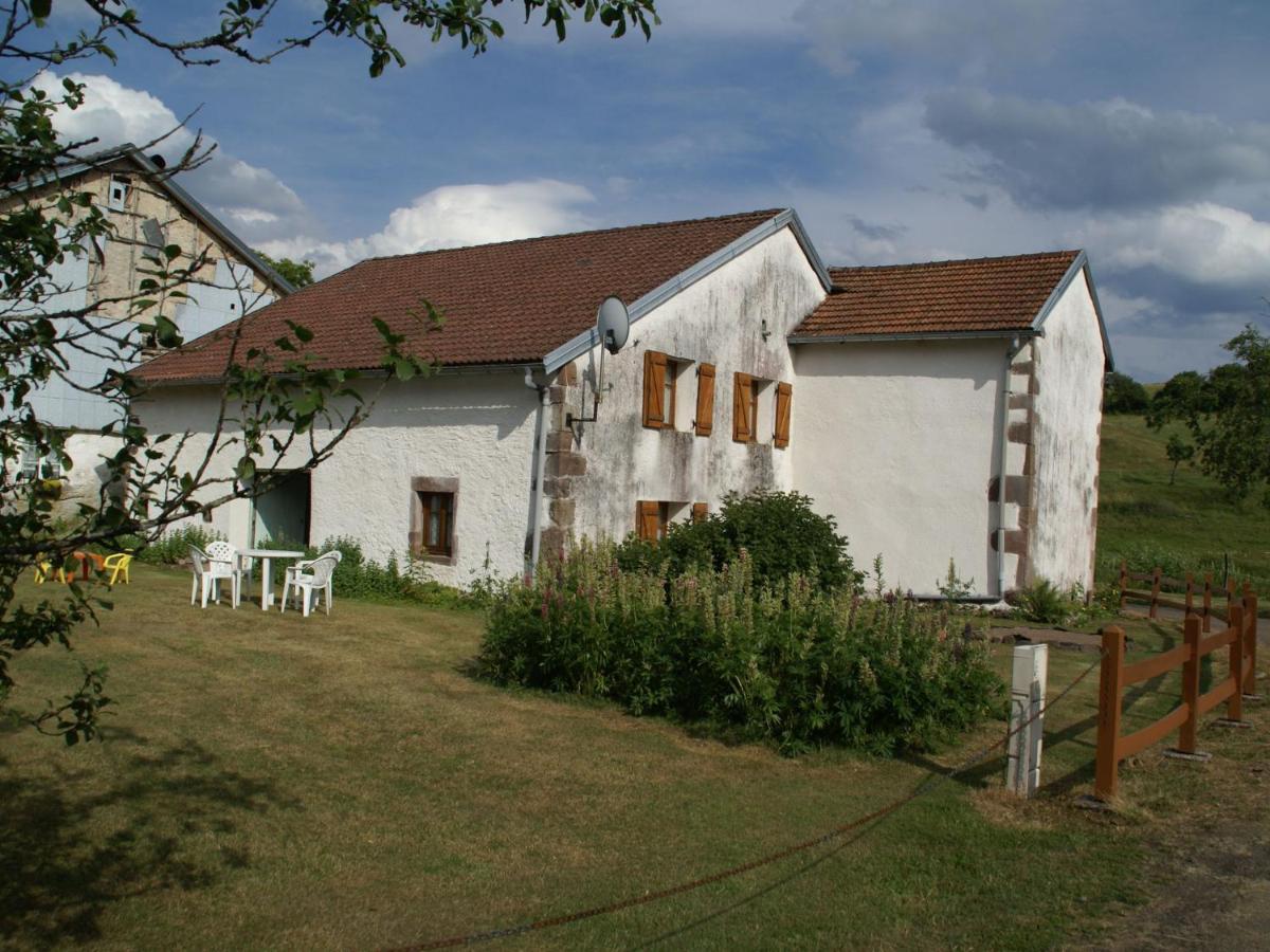 Spacious Holiday Home Near The Forest Esmoulieres ภายนอก รูปภาพ