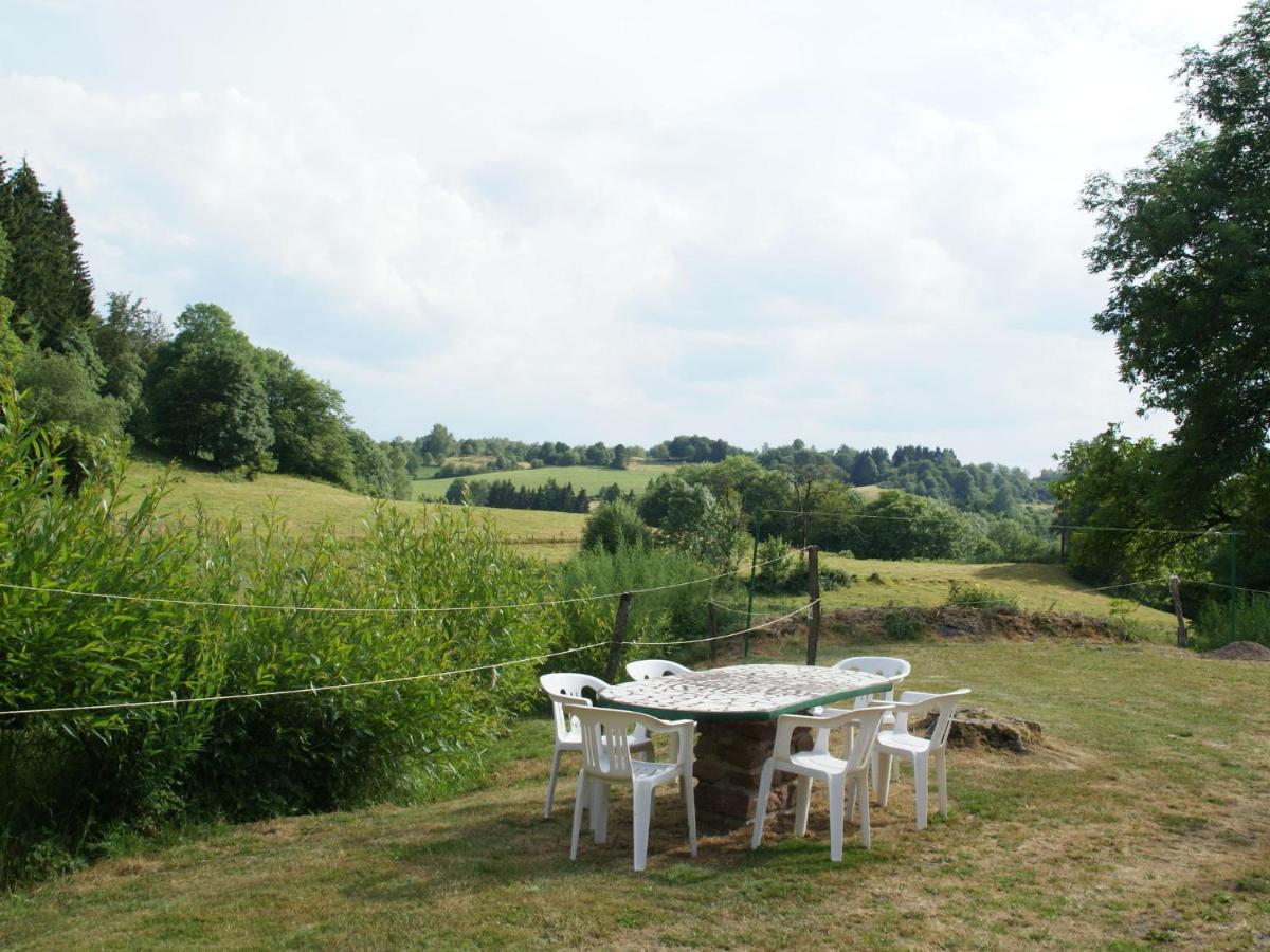 Spacious Holiday Home Near The Forest Esmoulieres ห้อง รูปภาพ